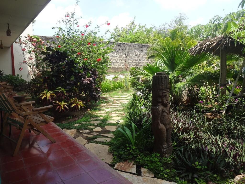 Harvest House Nicaragua Hotel León Екстериор снимка